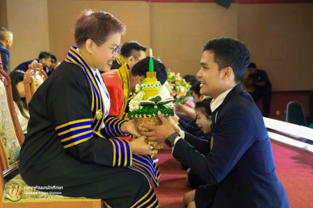 พิธีอัญเชิญตรา บูชาศรัทธาครู สู่เส้นทางใหม่ของนักศึกษา ประจำปีการศึกษา 2568 ณ หอประชุมพิฆเนศวร มหาวิทยาลัยราชภัฏพระนคร